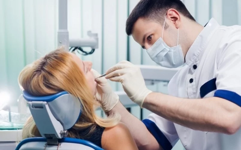 Зубной врач и стоматолог: в чем отличие?