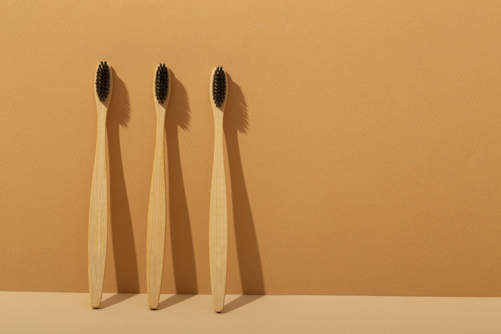 Золотая зубная щетка и стоматология