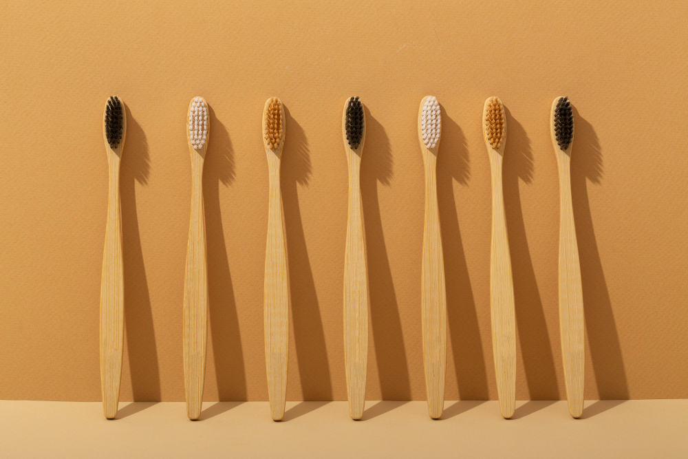 Золотая зубная щетка и стоматология