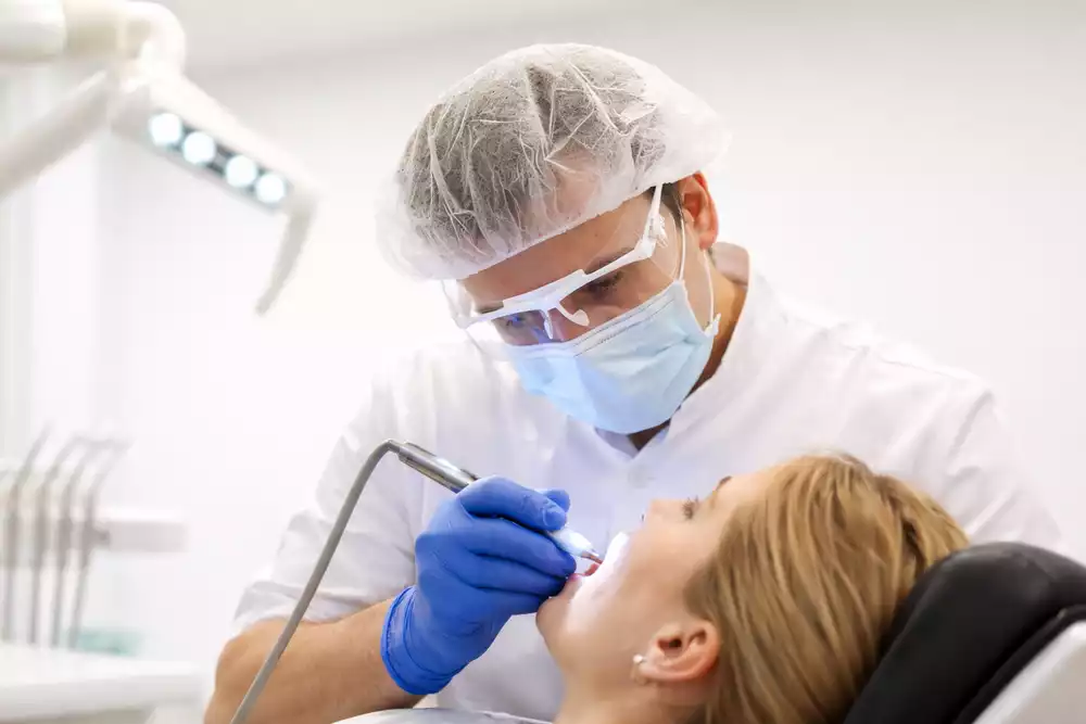 Воспаление корня зуба: симптомы и лечение