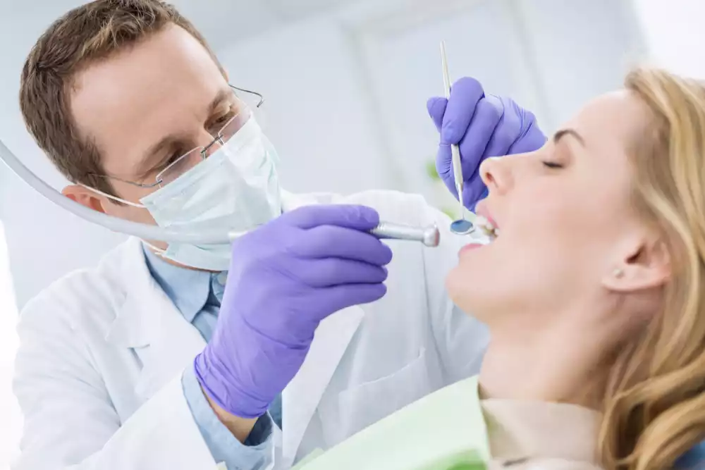 Кариес корня зуба: лечить или удалять