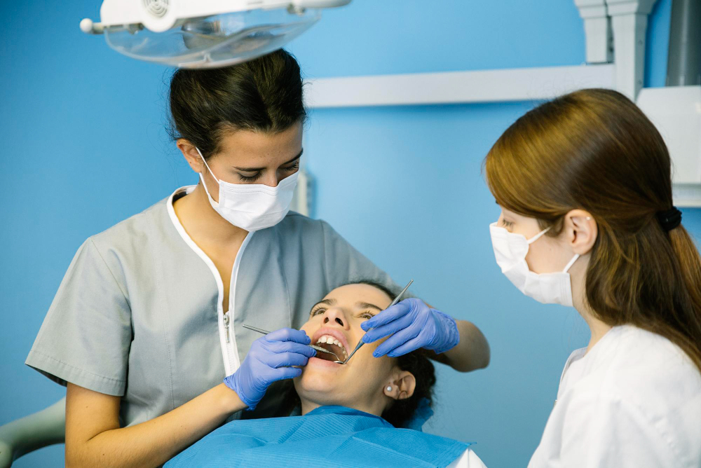 Как лечится пародонтальный абсцесс десны и когда требуется вскрытие